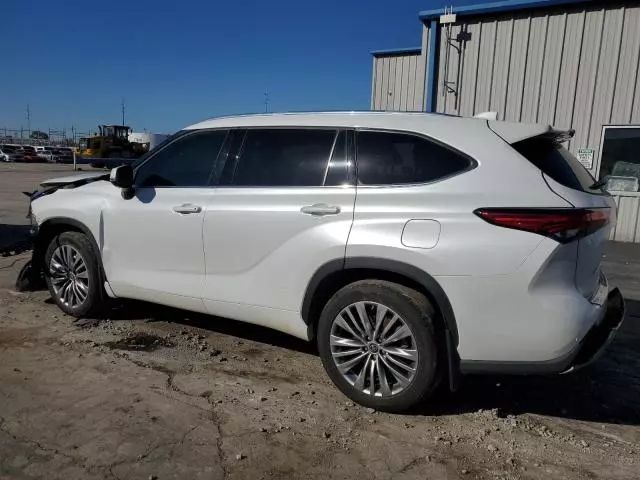 2022 Toyota Highlander Platinum