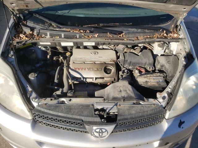 2005 Toyota Sienna XLE