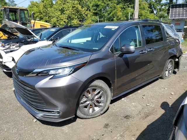 2022 Toyota Sienna XLE