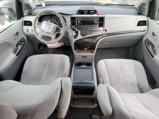 2014 Toyota Sienna LE