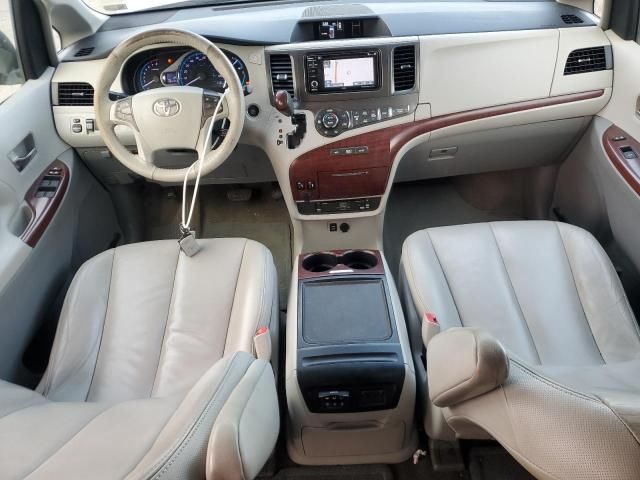 2013 Toyota Sienna XLE