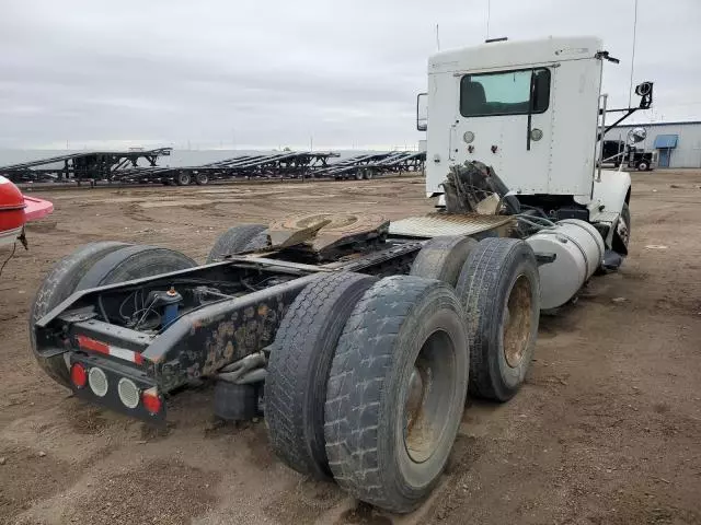 2012 Kenworth Construction T800