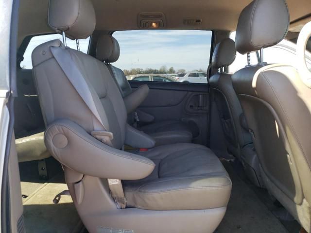 2005 Toyota Sienna XLE