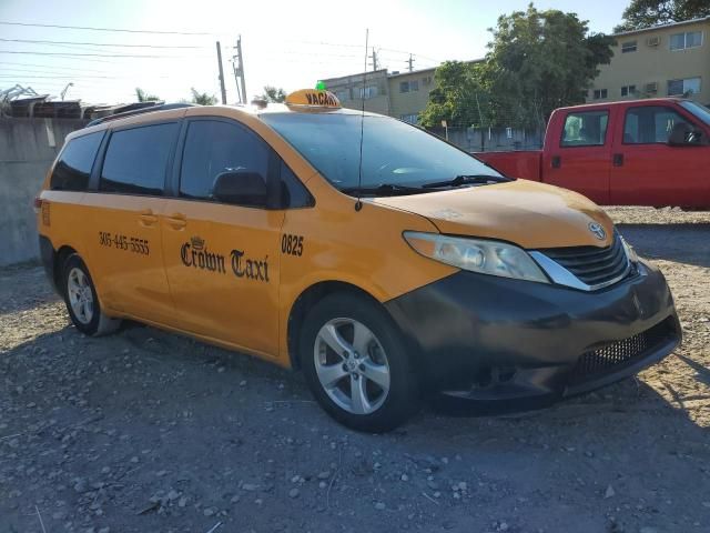 2011 Toyota Sienna LE