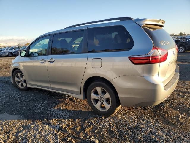 2020 Toyota Sienna LE