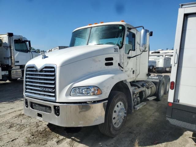 2017 Mack 600 CXU600