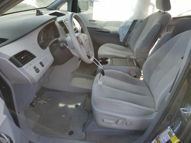 2014 Toyota Sienna LE