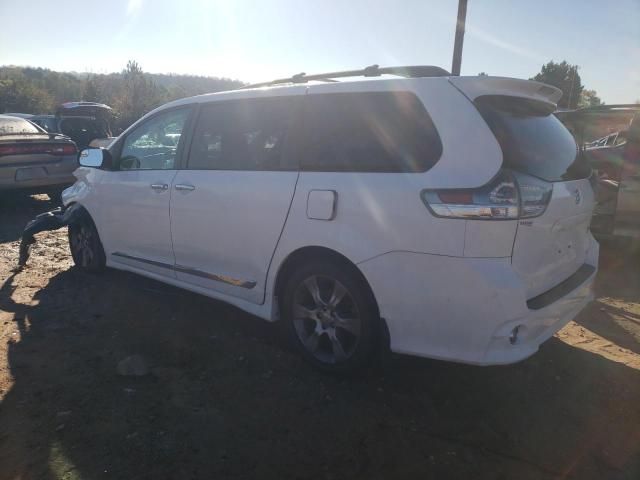 2015 Toyota Sienna Sport