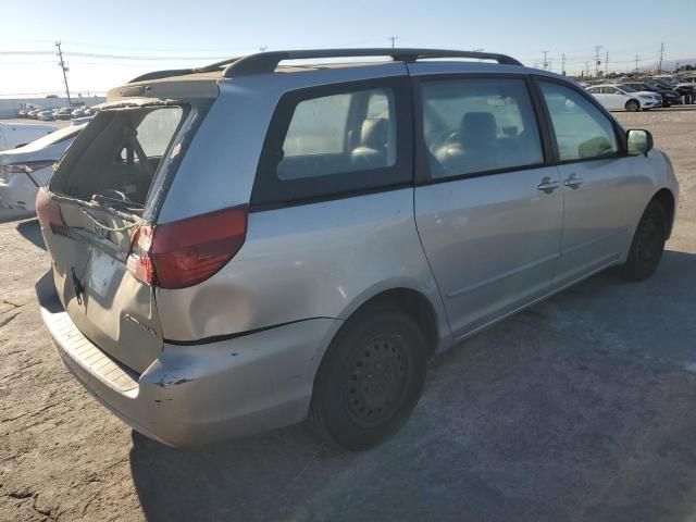 2004 Toyota Sienna CE