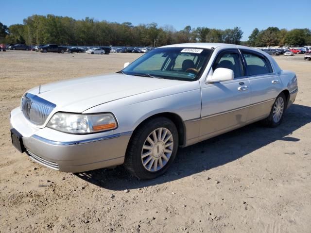 2003 Lincoln Town Car Signature