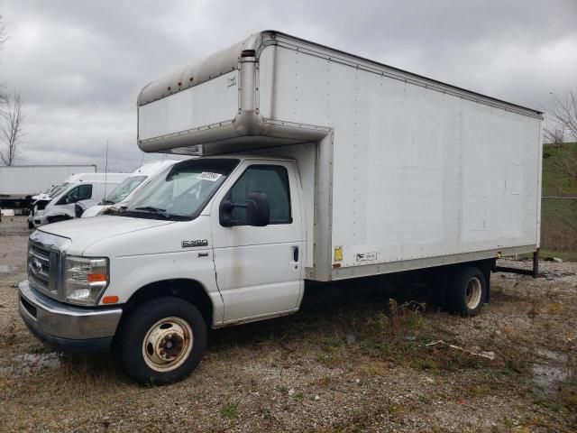 2012 Ford Econoline E350 Super Duty Cutaway Van