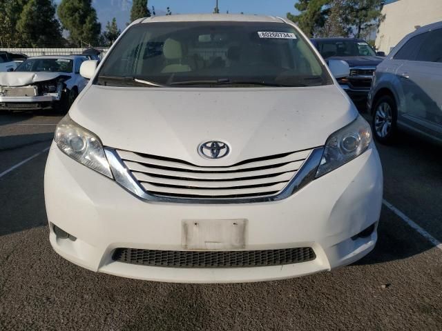 2015 Toyota Sienna LE