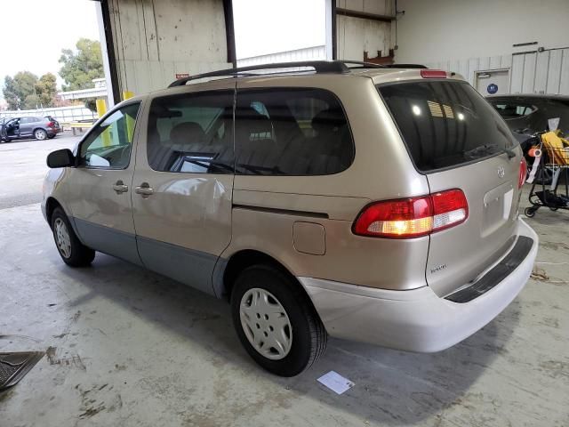 2003 Toyota Sienna LE