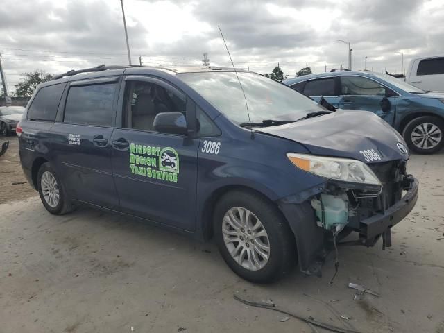 2013 Toyota Sienna XLE