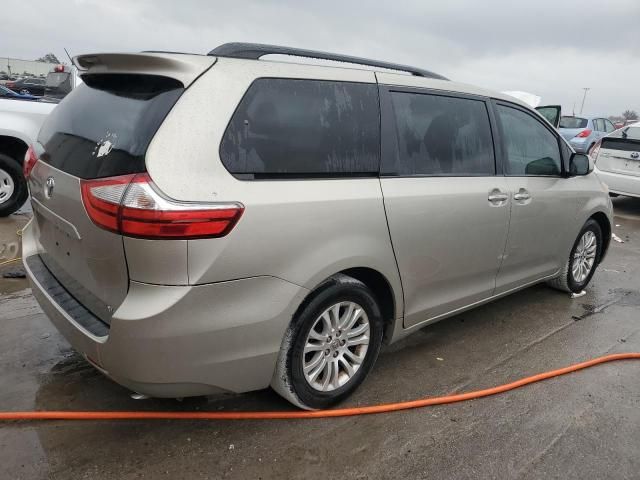 2016 Toyota Sienna XLE