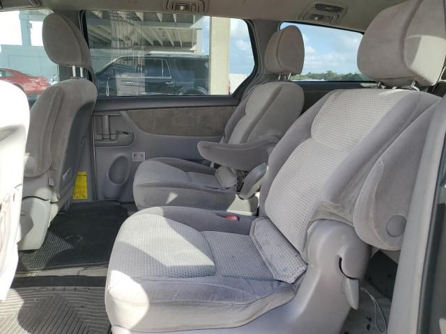 2009 Toyota Sienna CE