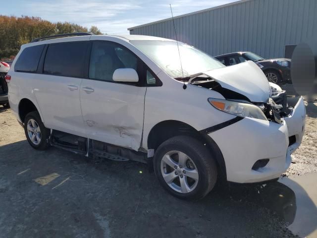 2014 Toyota Sienna LE