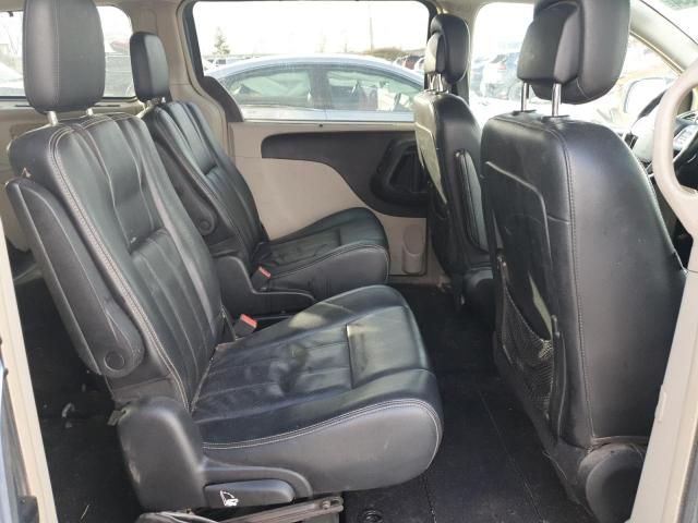 2011 Chrysler Town & Country Touring L