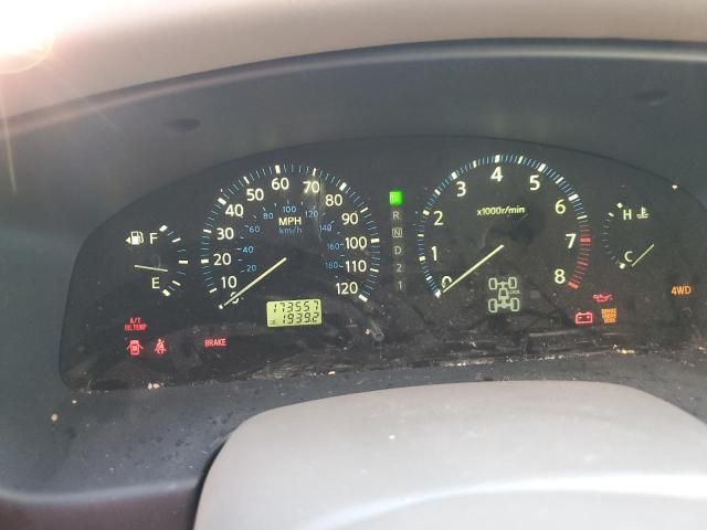 2004 Nissan Pathfinder LE