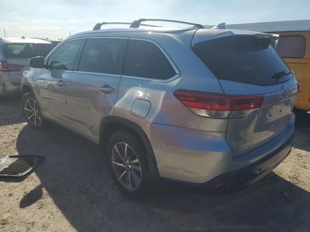 2019 Toyota Highlander SE