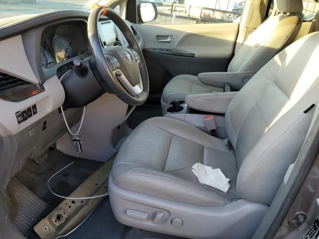 2016 Toyota Sienna XLE