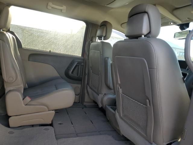 2014 Chrysler Town & Country Touring L