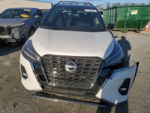 2022 Nissan Kicks SR