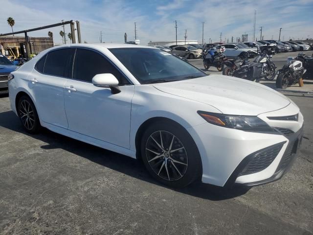 2022 Toyota Camry SE