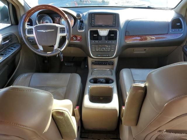 2013 Chrysler Town & Country Limited