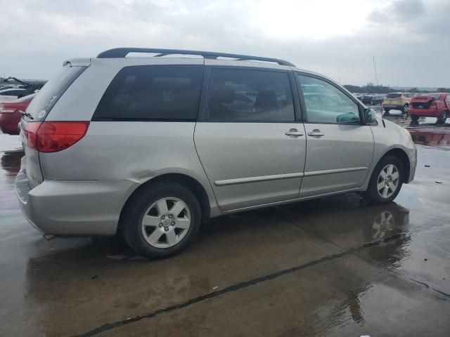 2010 Toyota Sienna XLE