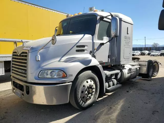 2014 Mack 600 CXU600