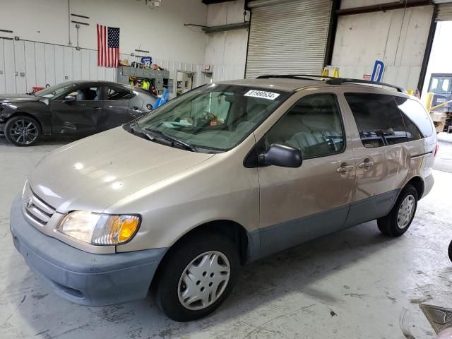 2003 Toyota Sienna LE