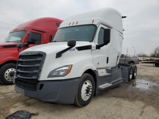 2020 Freightliner Cascadia 126