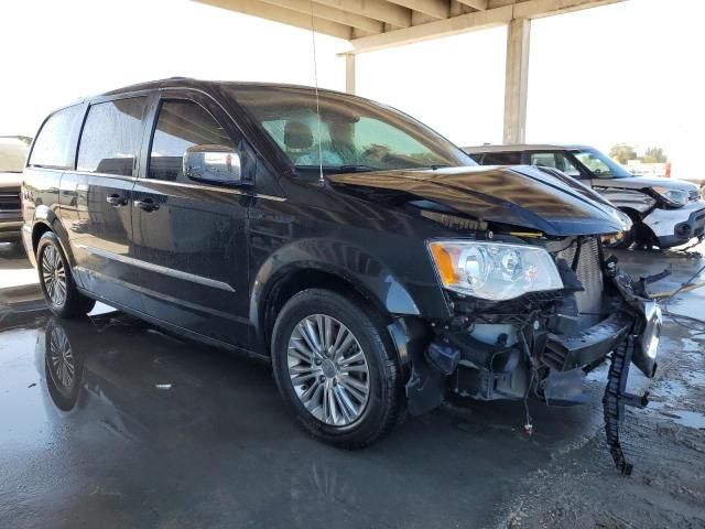 2013 Chrysler Town & Country Touring L