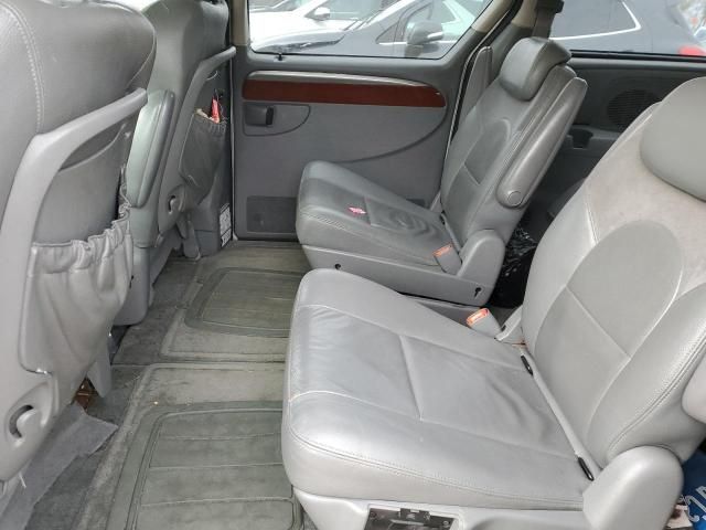 2005 Chrysler Town & Country Limited