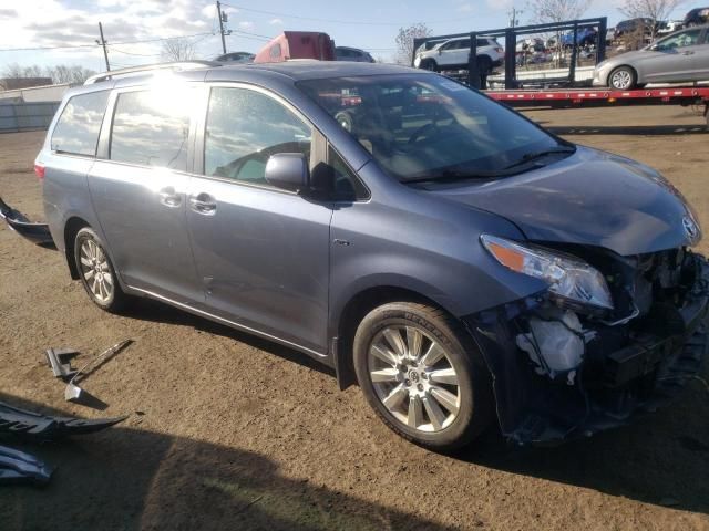 2017 Toyota Sienna XLE