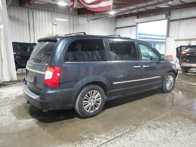 2014 Chrysler Town & Country Touring L