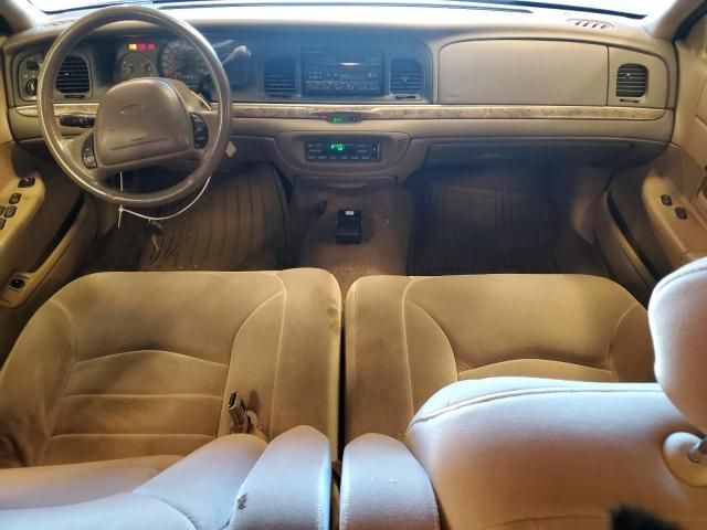 2000 Ford Crown Victoria LX