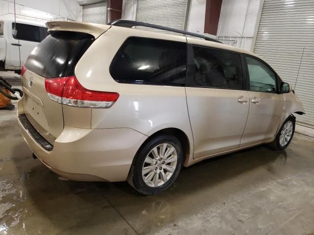 2014 Toyota Sienna LE