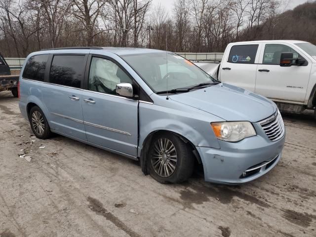 2013 Chrysler Town & Country Touring L