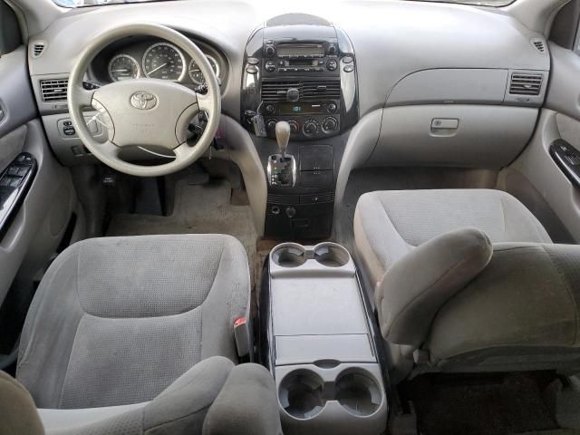 2005 Toyota Sienna CE