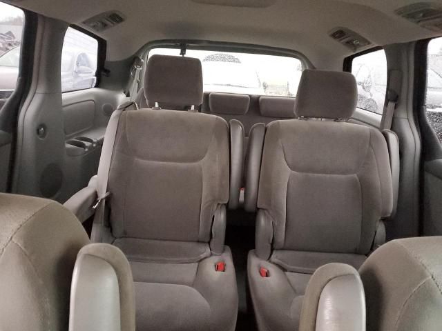 2004 Toyota Sienna XLE