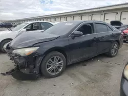 Carros salvage sin ofertas aún a la venta en subasta: 2015 Toyota Camry LE