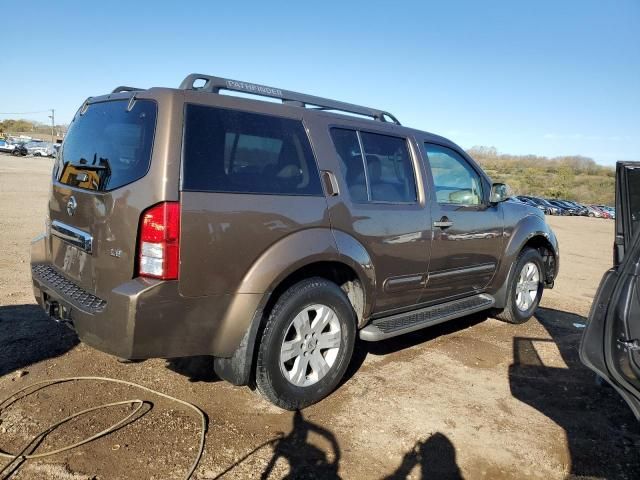 2005 Nissan Pathfinder LE