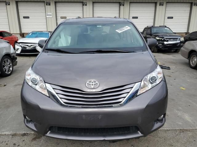 2017 Toyota Sienna XLE