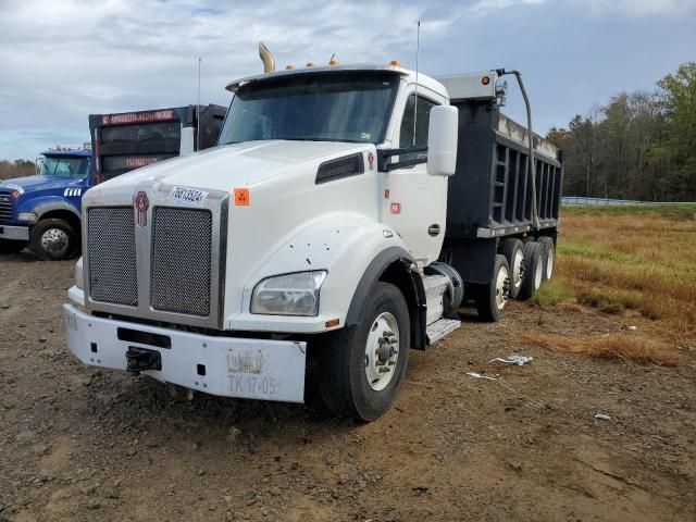 2018 Kenworth Construction T880