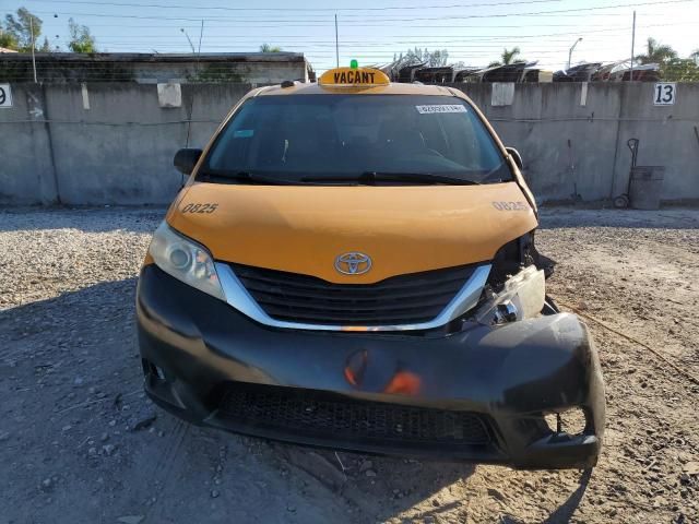 2011 Toyota Sienna LE