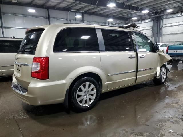 2012 Chrysler Town & Country Touring L