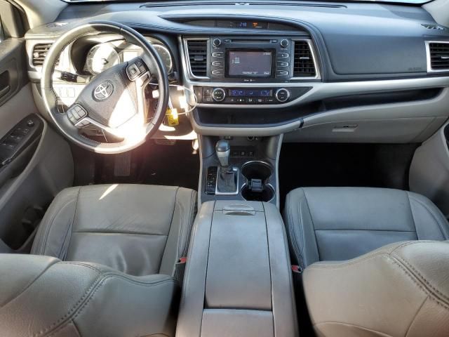 2015 Toyota Highlander LE