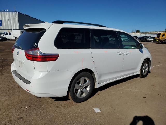 2018 Toyota Sienna LE